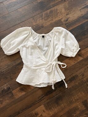 Universal Thread White Textured Wrap Top with Puff Sleeves